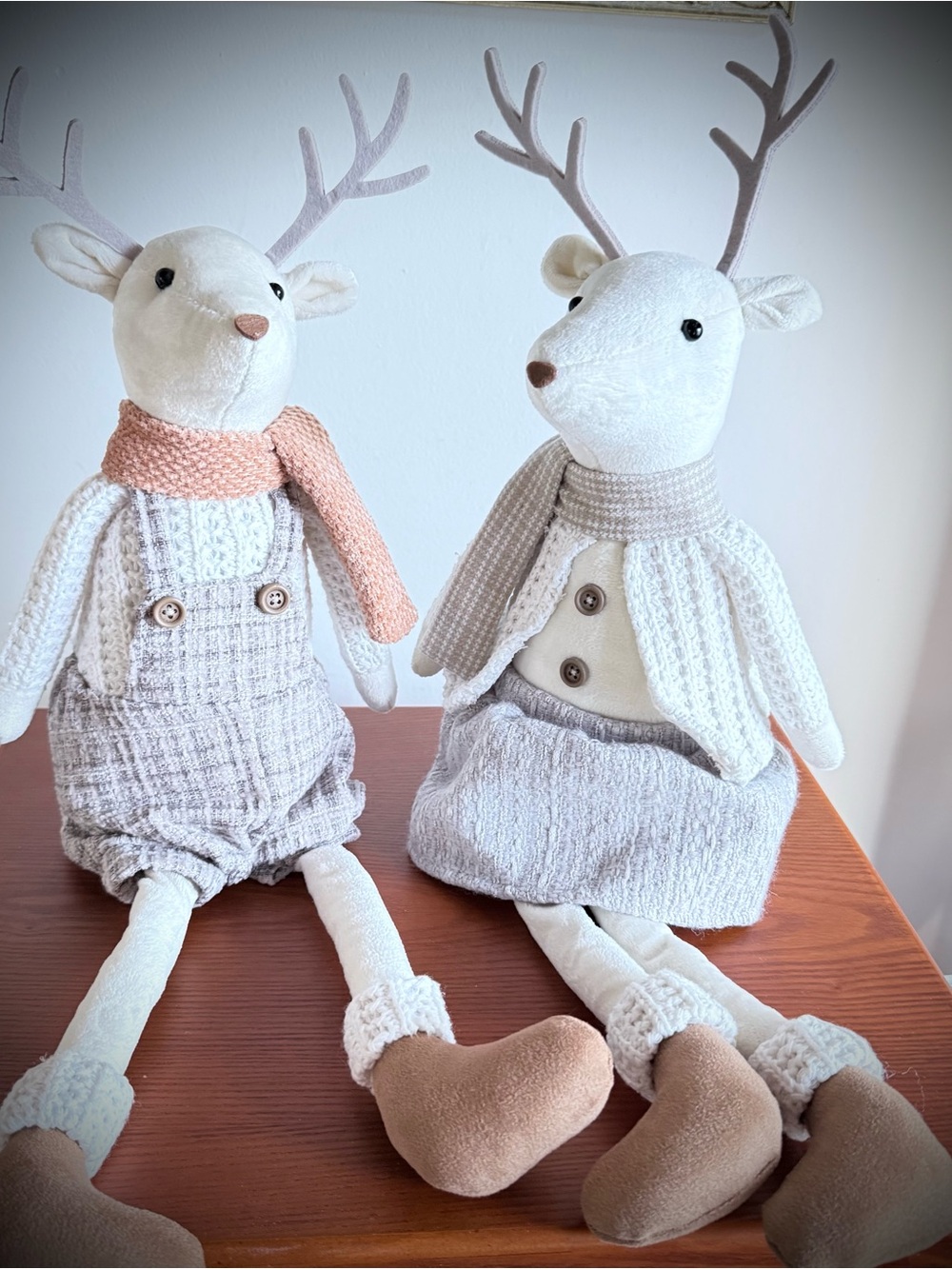 Ganz 2-Piece Boy and Girl Antlers Set Shelf Sitters (Item Model: MX187915).